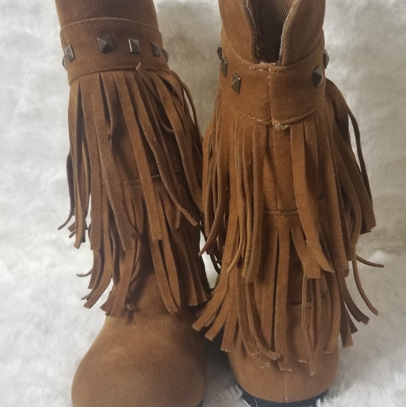 Toddler Girl Faux Suede Boots with Tassels - Picture 4 of 7